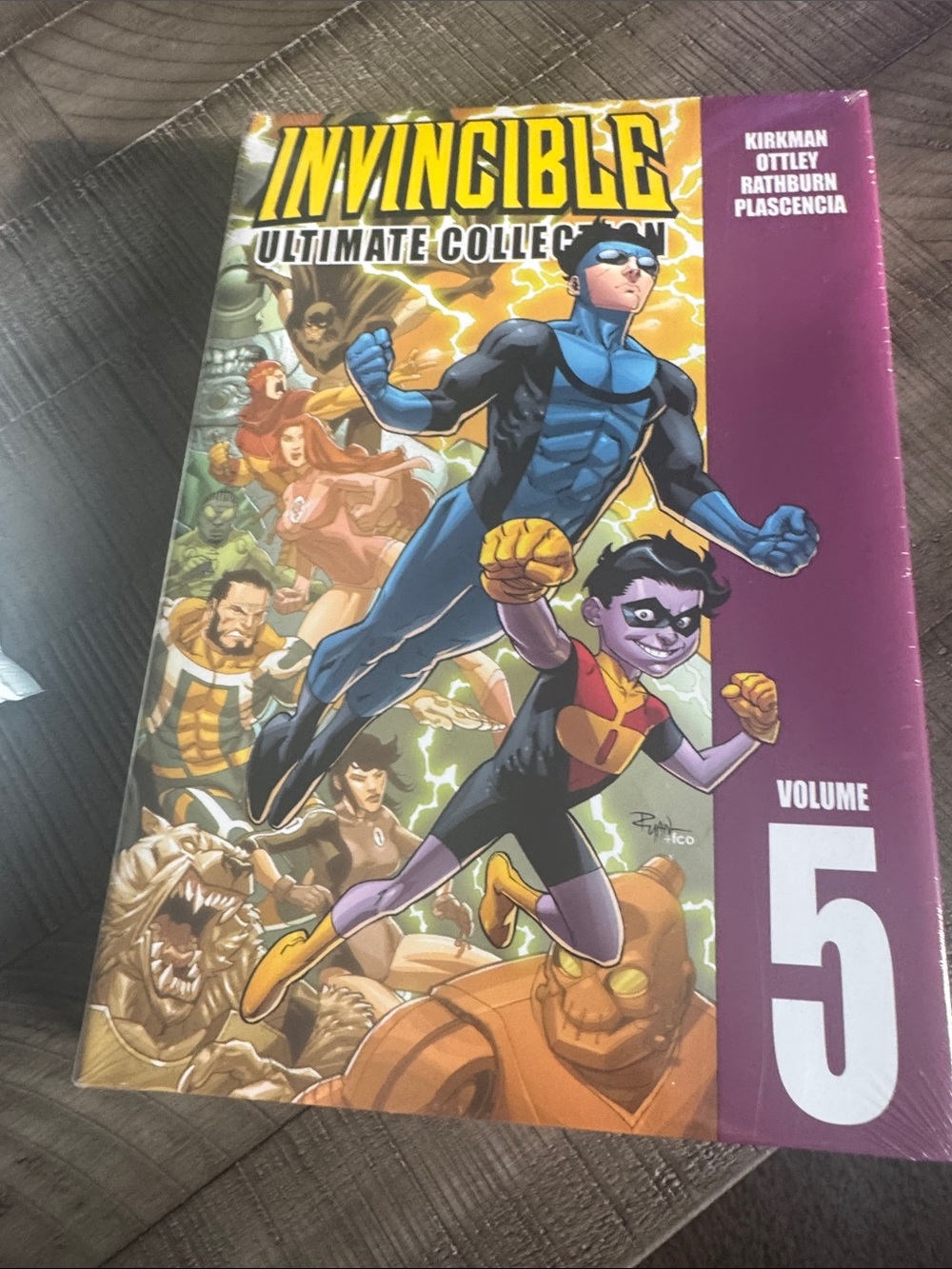 Invincible Ultimate Collection Volume 5 - Comic Book